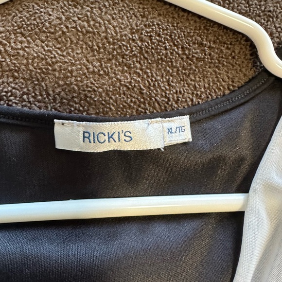 184 Ricki's Short Sleeve Blouse - Picture 2 of 3